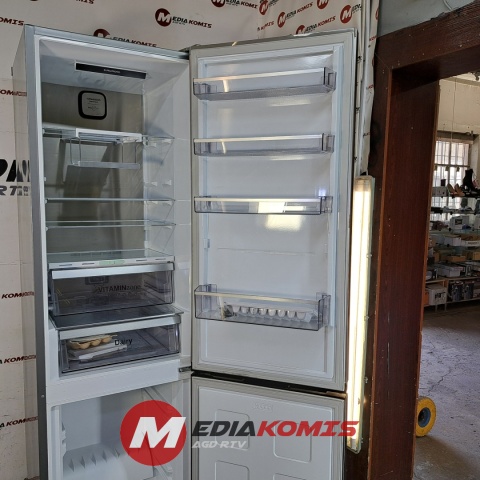 Lodówka Grundig GKPN 66940 LXPW Lodówka Grundig GKPN 66940 LXPW