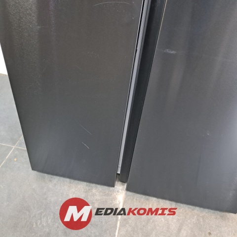 Lodówka Bauknecht SBS IW E90 Black Lodówka Bauknecht SBS IW E90 Black