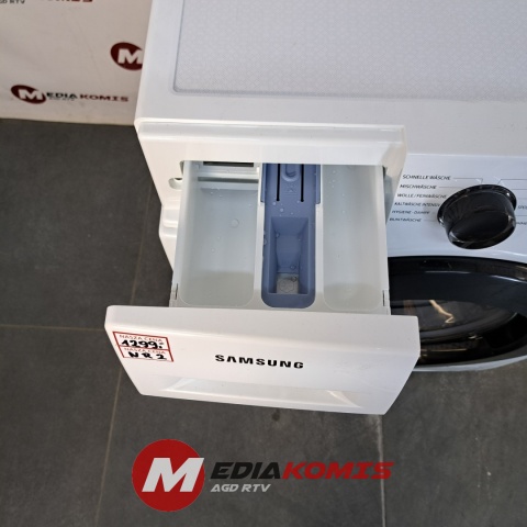 Pralka Samsung WW8ET4048CE [2]