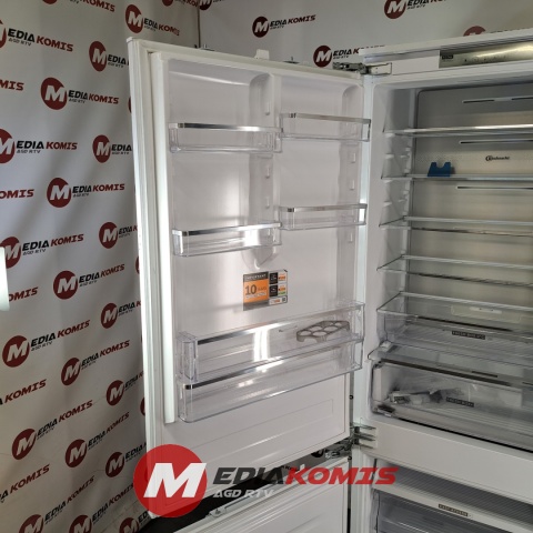 Lodówka Bauknecht BNF70400