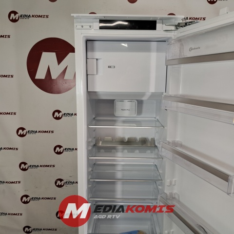 Lodówka Bauknecht KSI 18GF2 P2