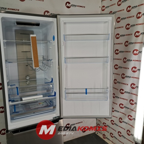 Lodówka Amica KGCN 388 140 E [2]