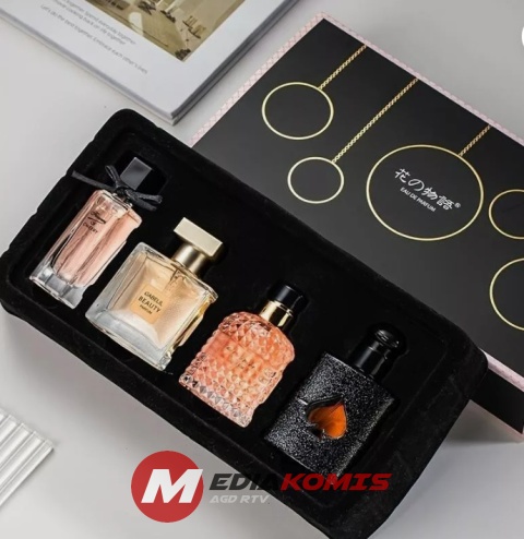 Zestaw prezentowy 4 w 1 perfum damskich Flower Stories